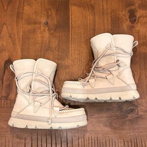 Manitobah Pacific Half Waterproof Shearling Lined Winter Boots Pumice Size 5